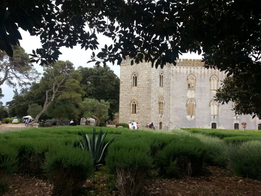 Castello di Donnafugata vista dal giardino